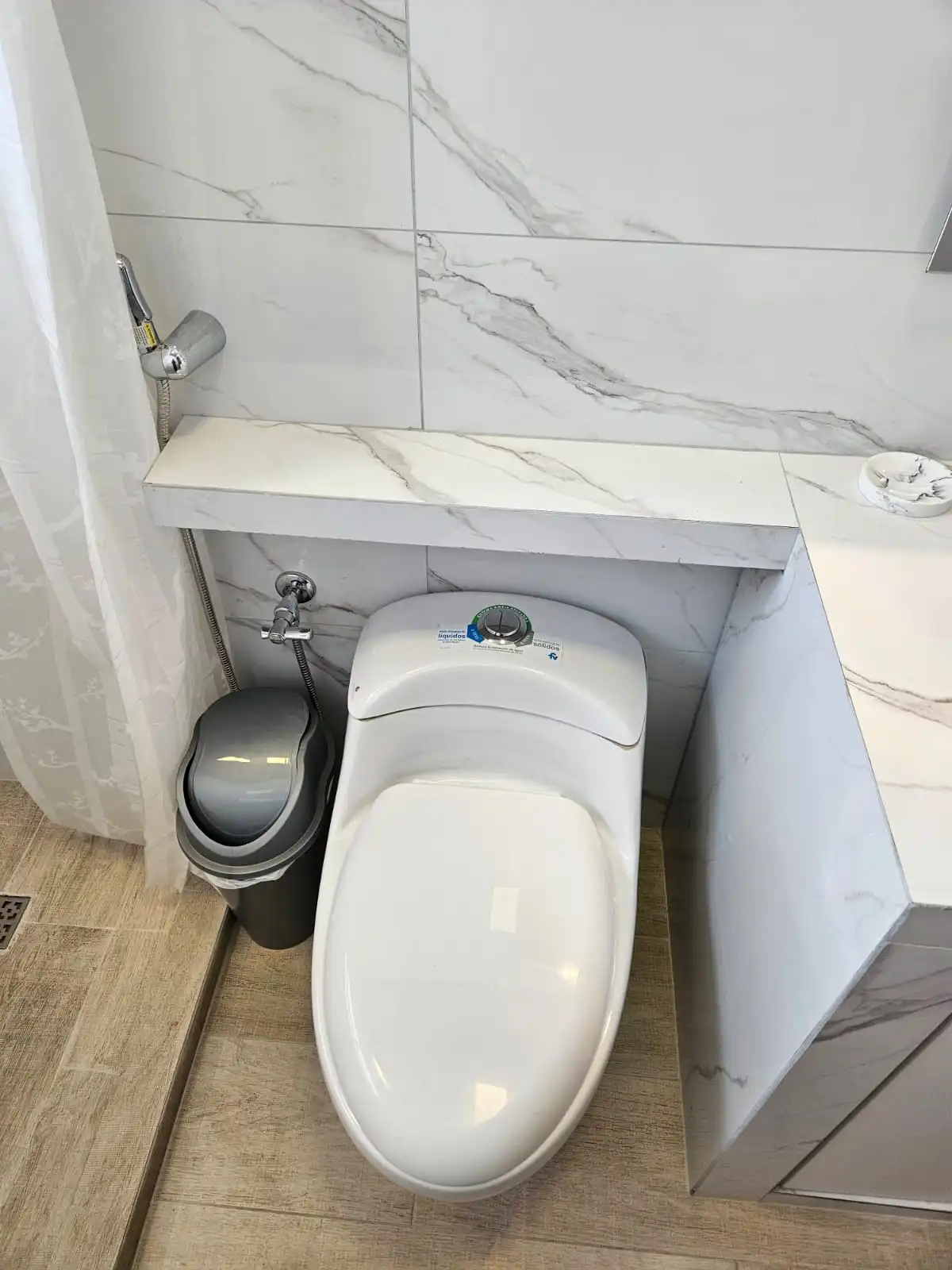 mini suites alquiler guayaquil baño